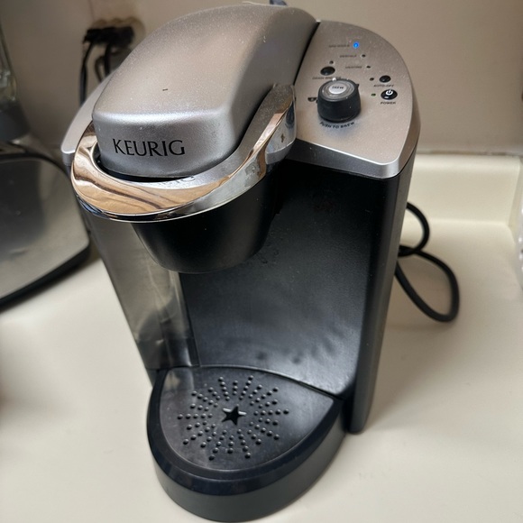 Keurig Machine - Picture 4 of 5